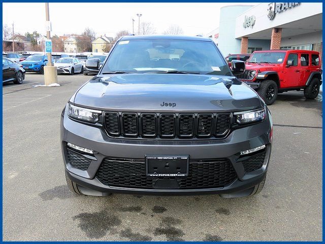 New 2025 Jeep Grand Cherokee Limited image 3