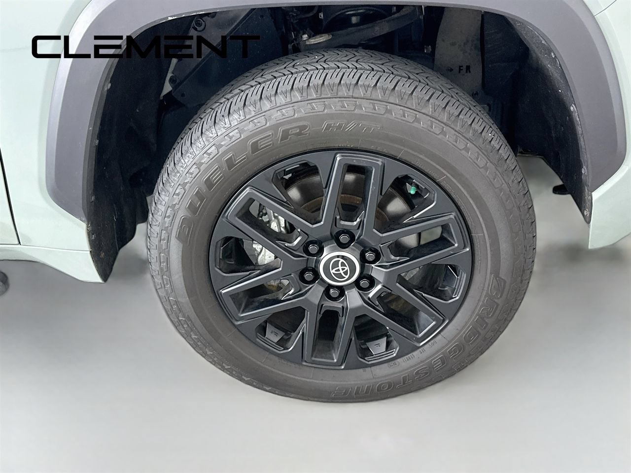 Used 2024 Toyota Tundra Limited AWD/4WD image 36