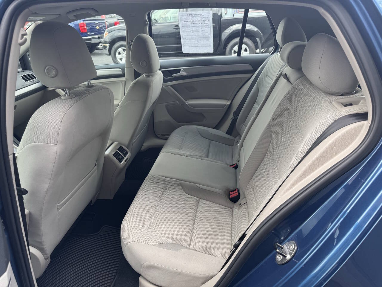 Used 2016 Volkswagen Golf S FWD image 15
