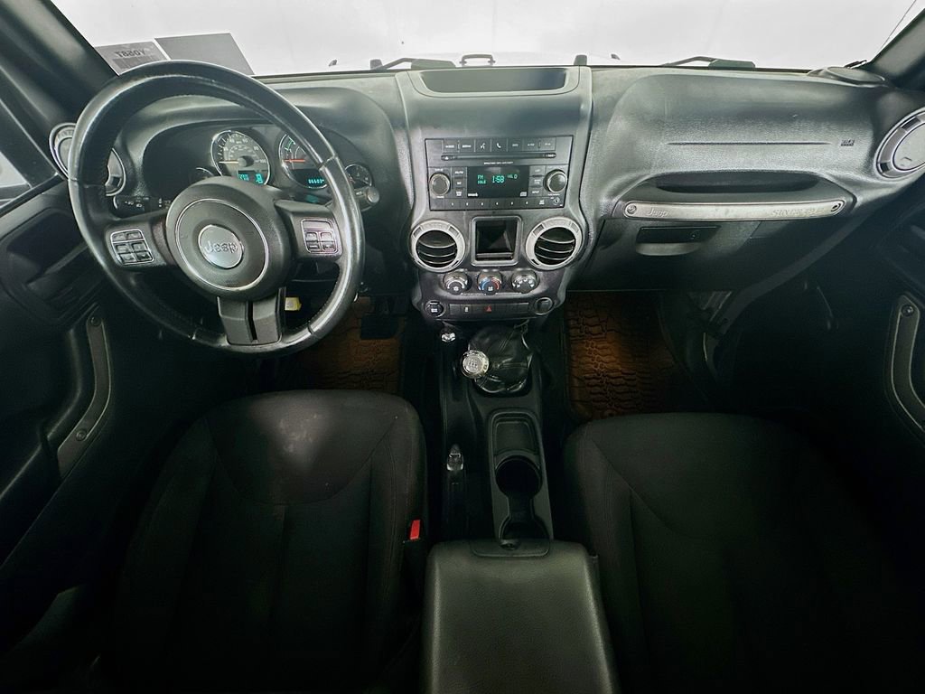 Used 2015 Jeep Wrangler Unlimited Sport w/ Connectivity Group image 10