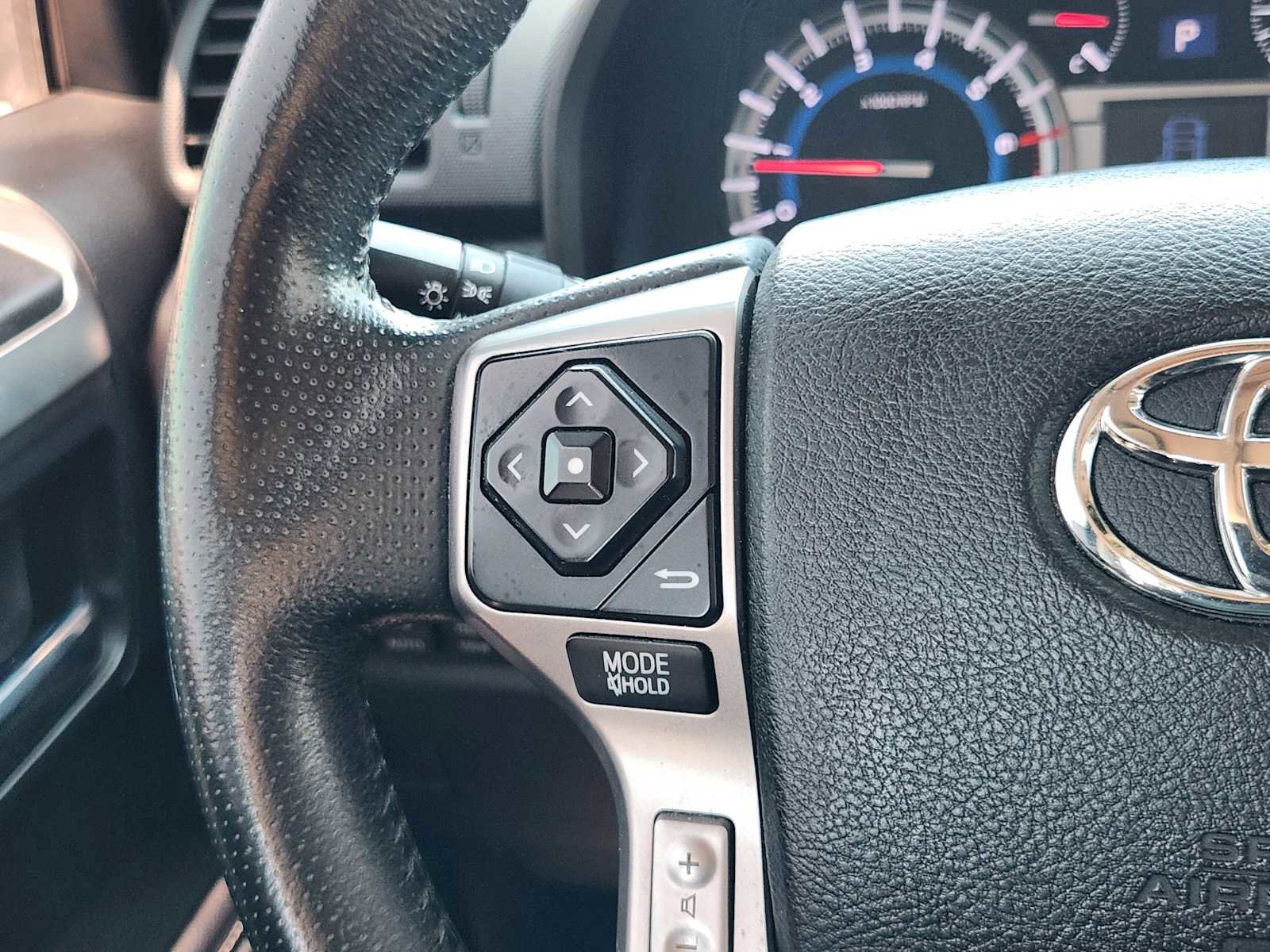 Used 2015 Toyota 4Runner Limited AWD/4WD image 27