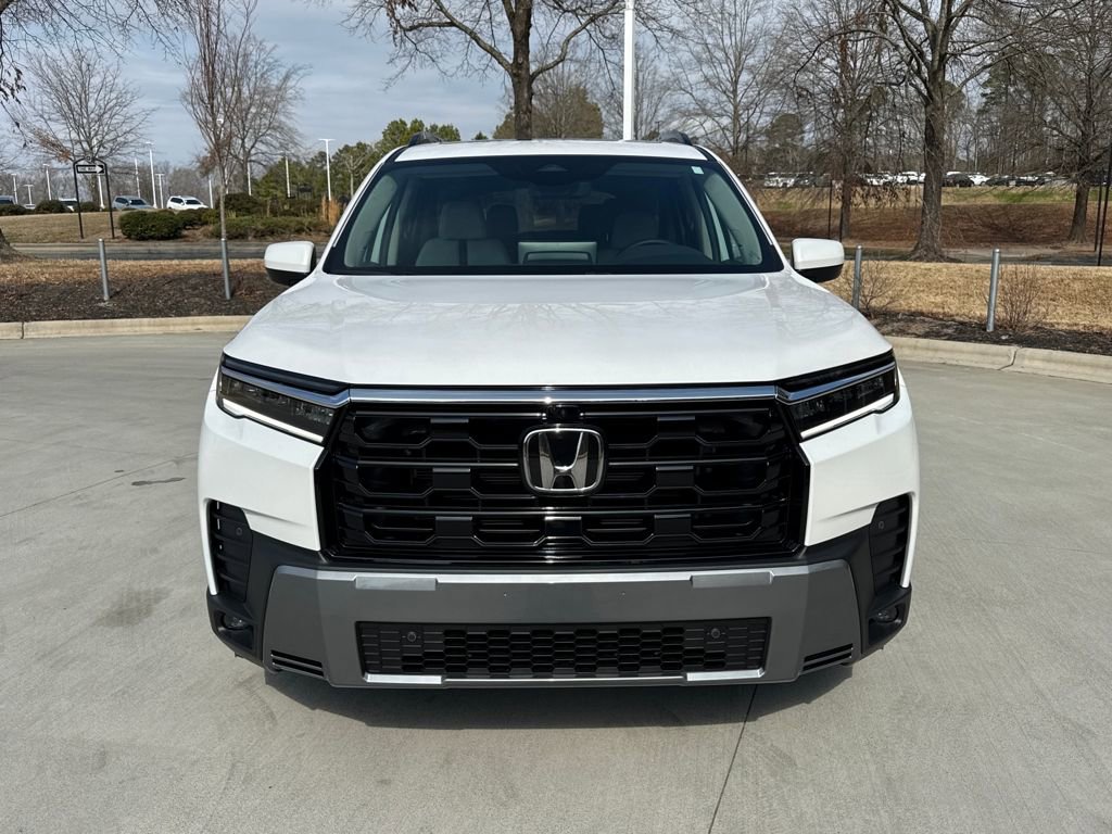 New 2026 Honda Pilot Touring image 2