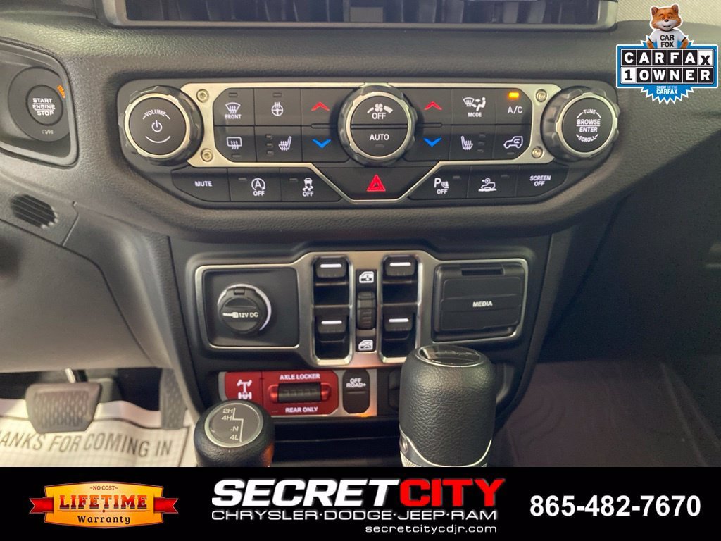 Used 2025 Jeep Gladiator Mojave AWD/4WD image 23