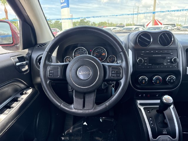 Used 2014 Jeep Compass Latitude FWD image 20