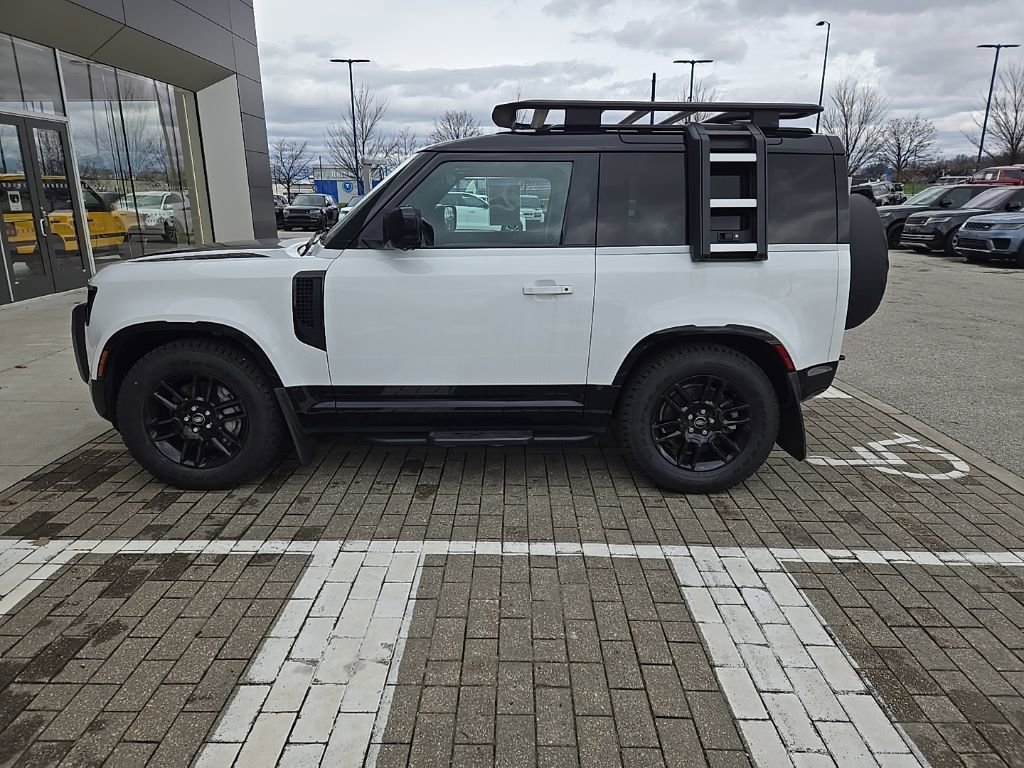 Used 2023 Land Rover Defender 90 X-Dynamic SE image 8
