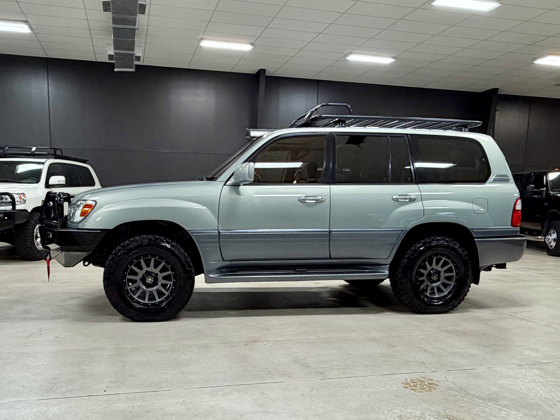 Used 2003 Lexus LX 470 4WD image 10