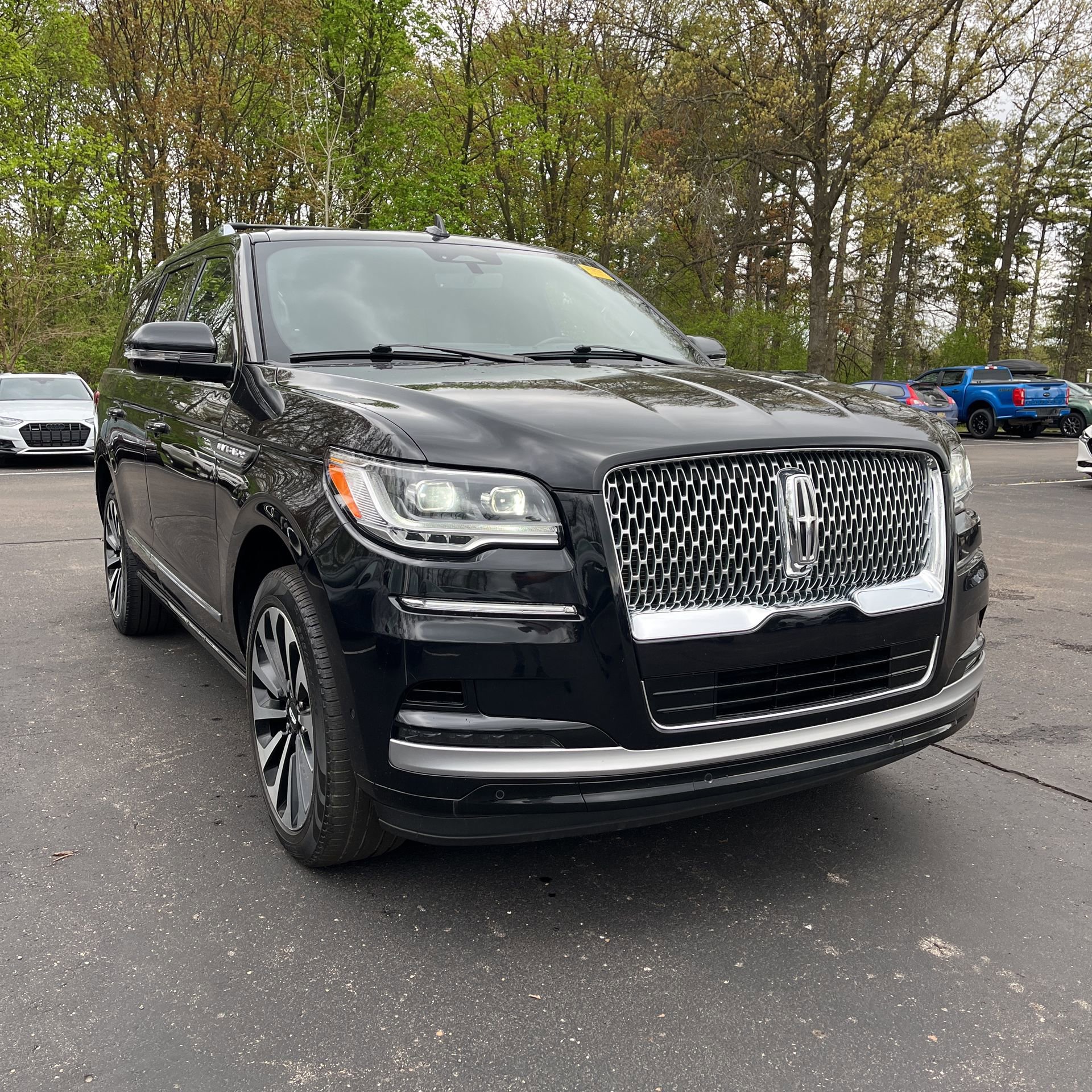 Used 2022 Lincoln Navigator Reserve AWD/4WD image 5