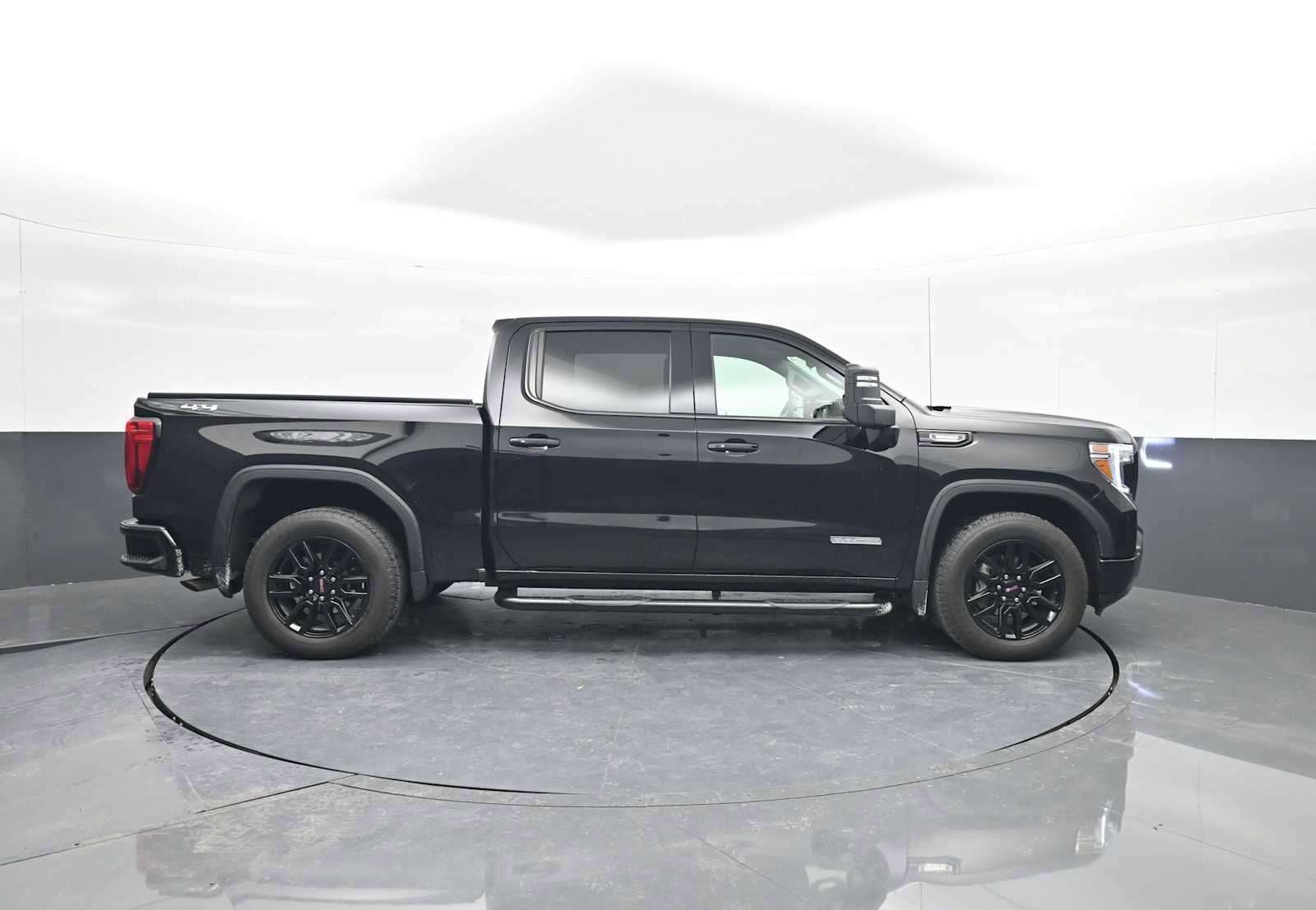 Used 2021 GMC Sierra 1500 Elevation w/ Preferred Package image 9