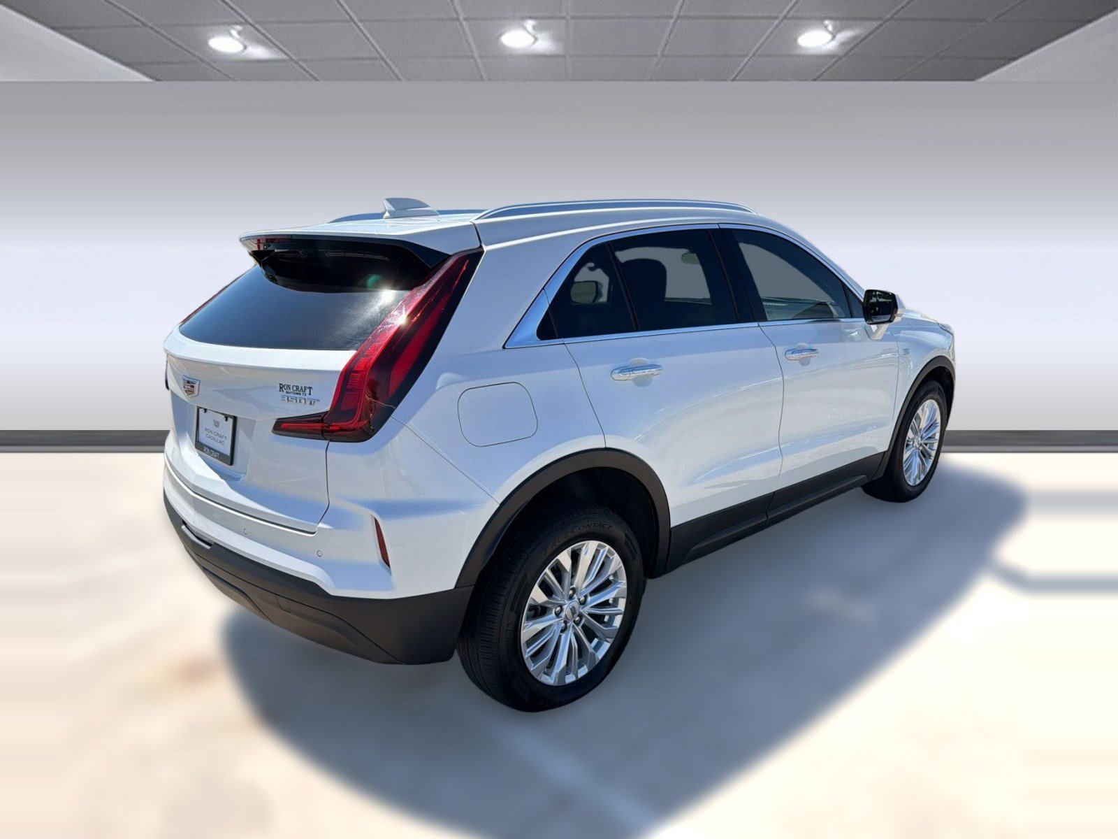 Used 2024 Cadillac XT4 Luxury w/ LPO, Floor Liner Package image 8