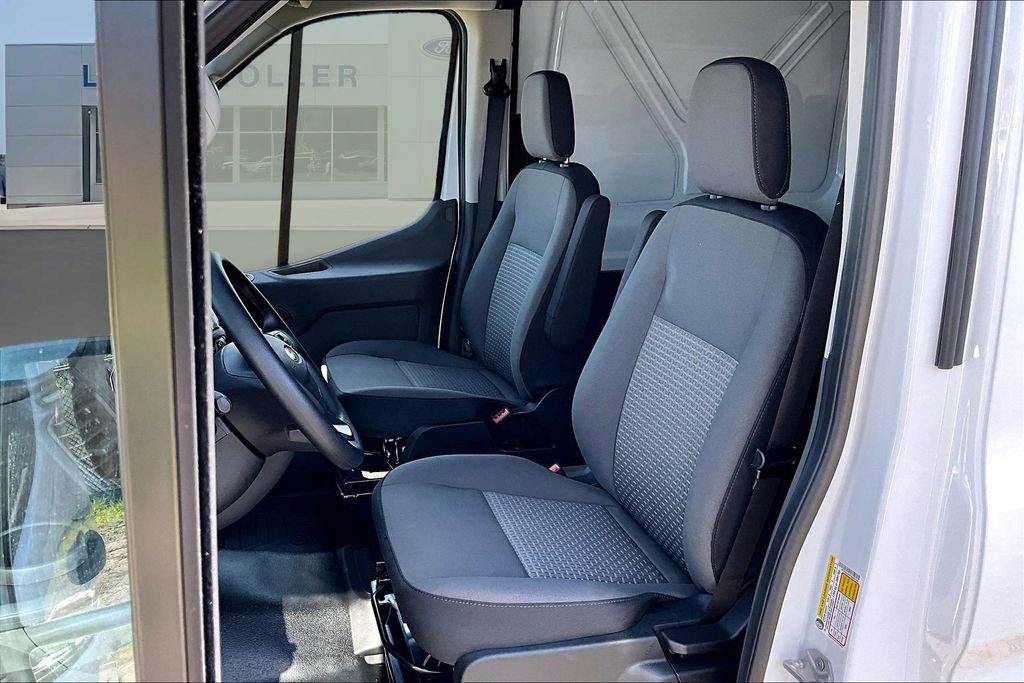 New 2026 Ford Transit 250 148 Medium Roof RWD image 25