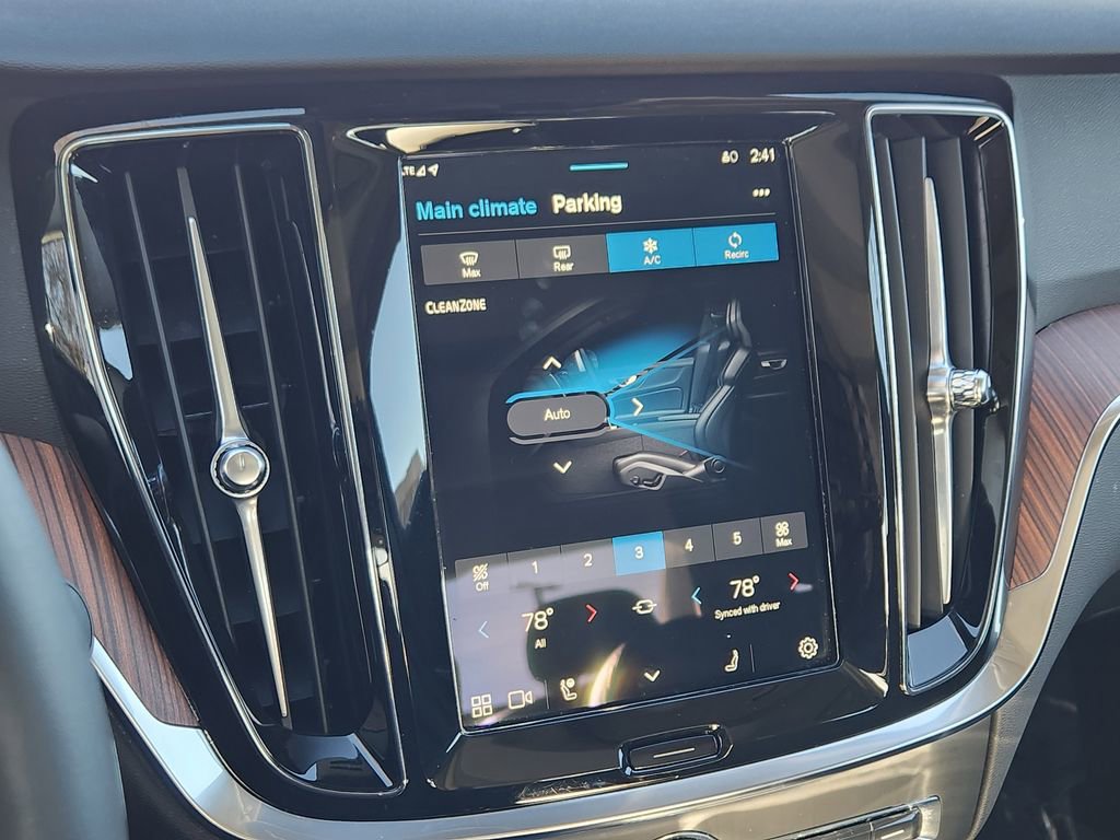 Used 2025 Volvo S60 T8 Plus image 10