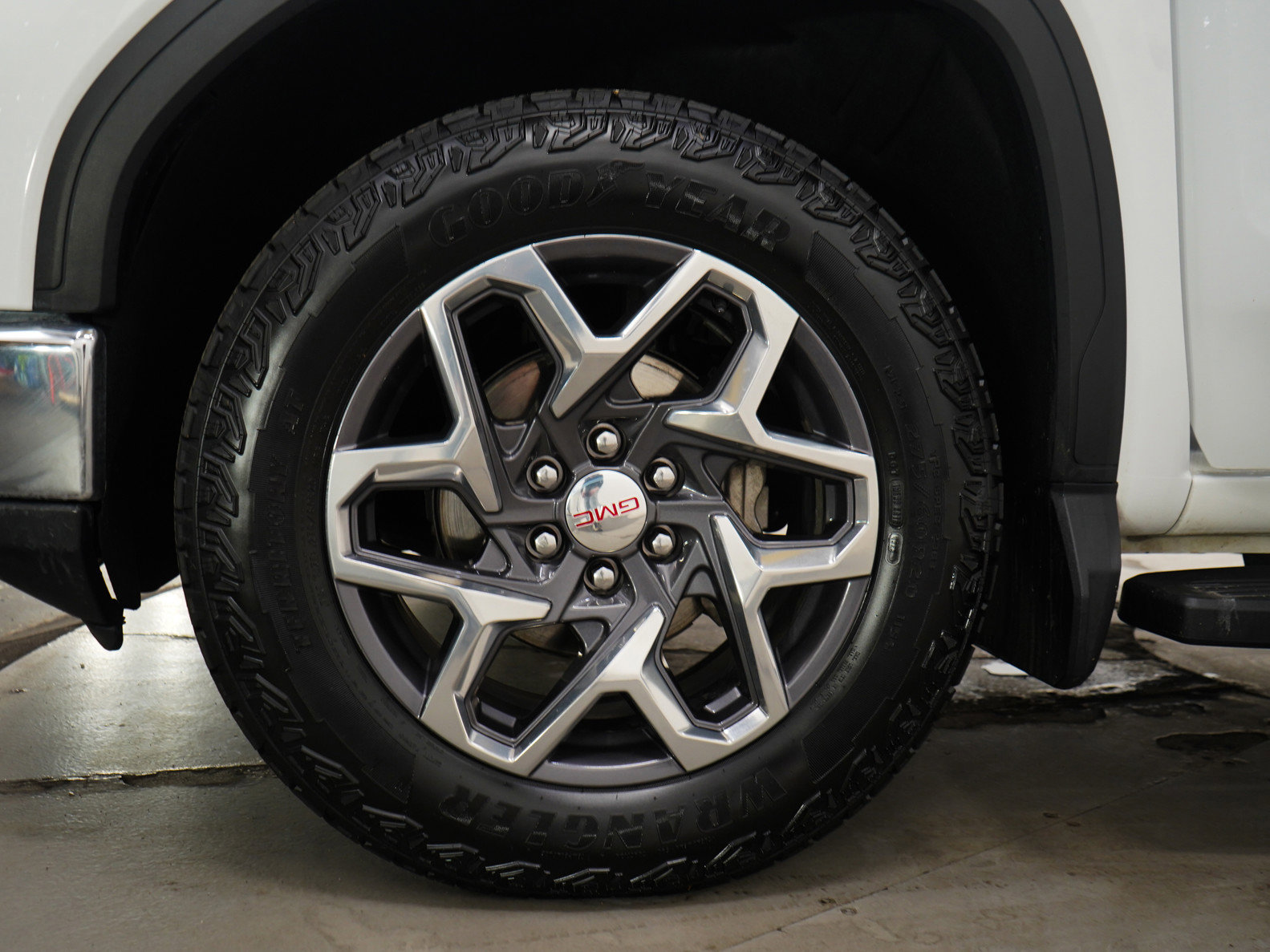 Used 2023 GMC Sierra 1500 SLT w/ SLT Premium Plus Package image 31