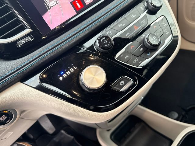 Used 2021 Chrysler Pacifica Touring-L image 29