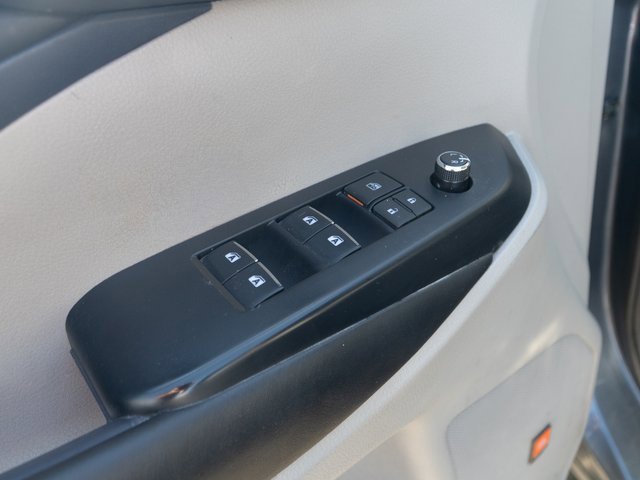 Used 2019 Toyota Highlander Limited Platinum image 16