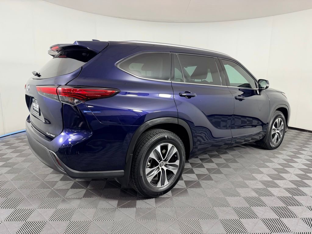 Used 2021 Toyota Highlander XLE image 7