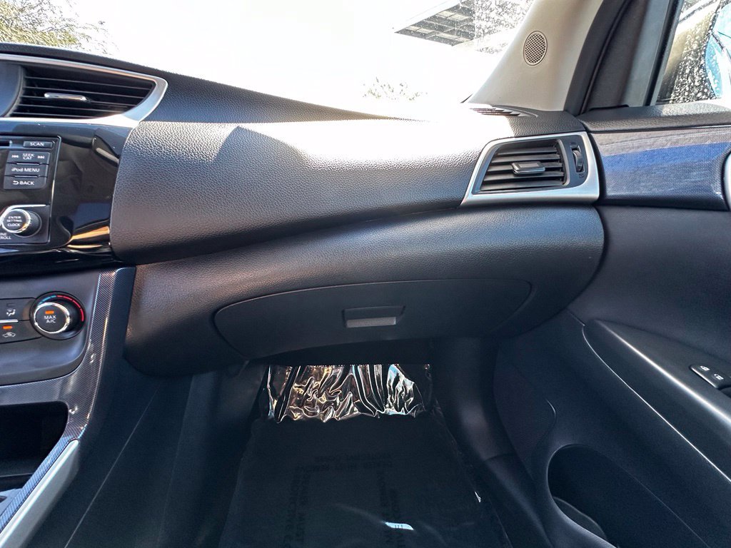 Used 2017 Nissan Sentra SR Turbo w/ SR Midnight Edition FWD image 33