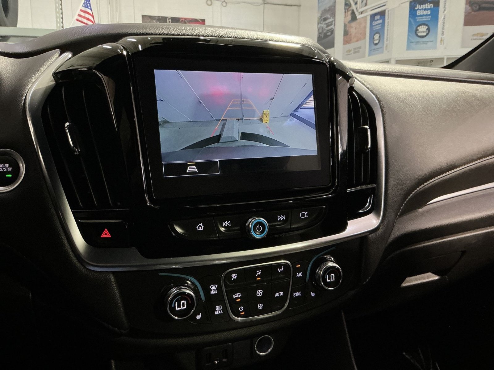 Used 2023 Chevrolet Traverse LT FWD image 20