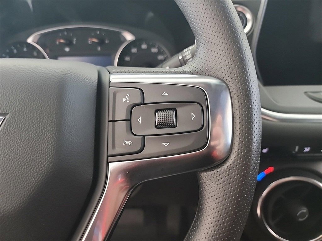 New 2025 Chevrolet Blazer LT w/ Midnight/Sport Edition image 15
