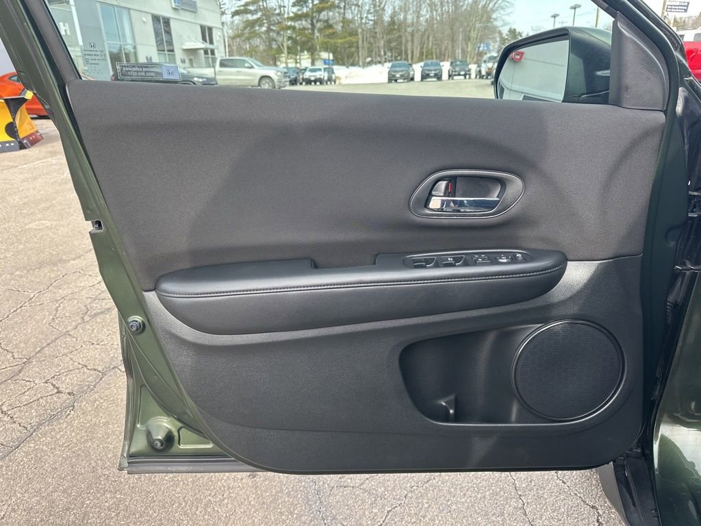 Used 2016 Honda HR-V LX image 12