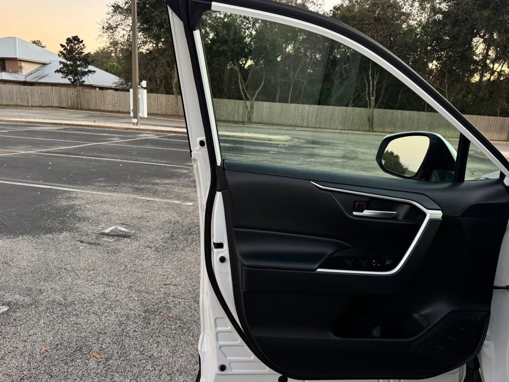 Used 2024 Toyota RAV4 XLE image 34