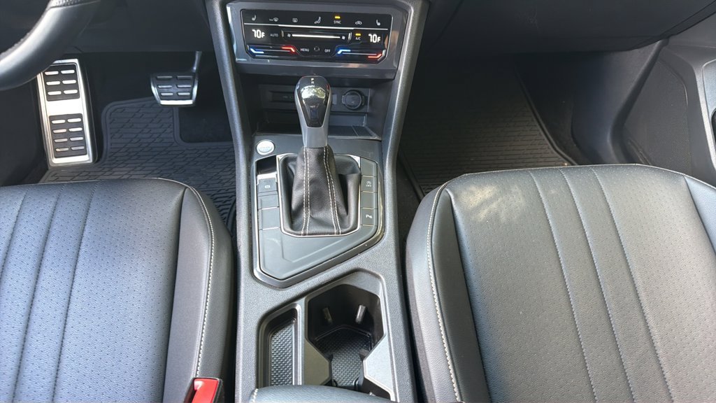 Used 2023 Volkswagen Tiguan SE R-Line FWD image 19