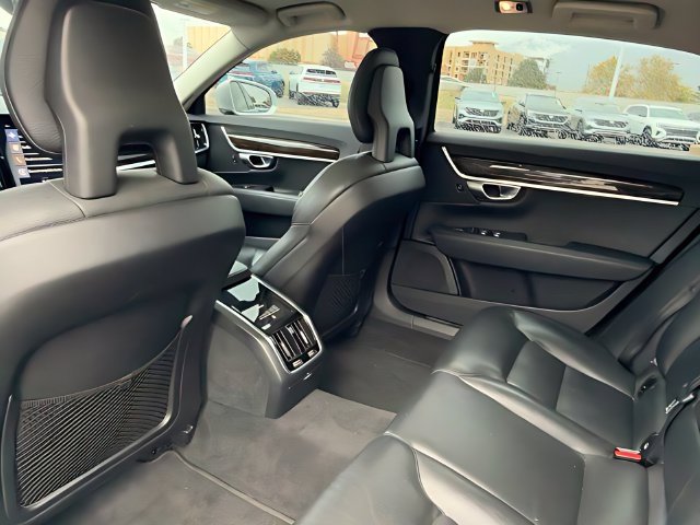 Used 2018 Volvo S90 T5 Momentum w/ Convenience Package FWD image 17