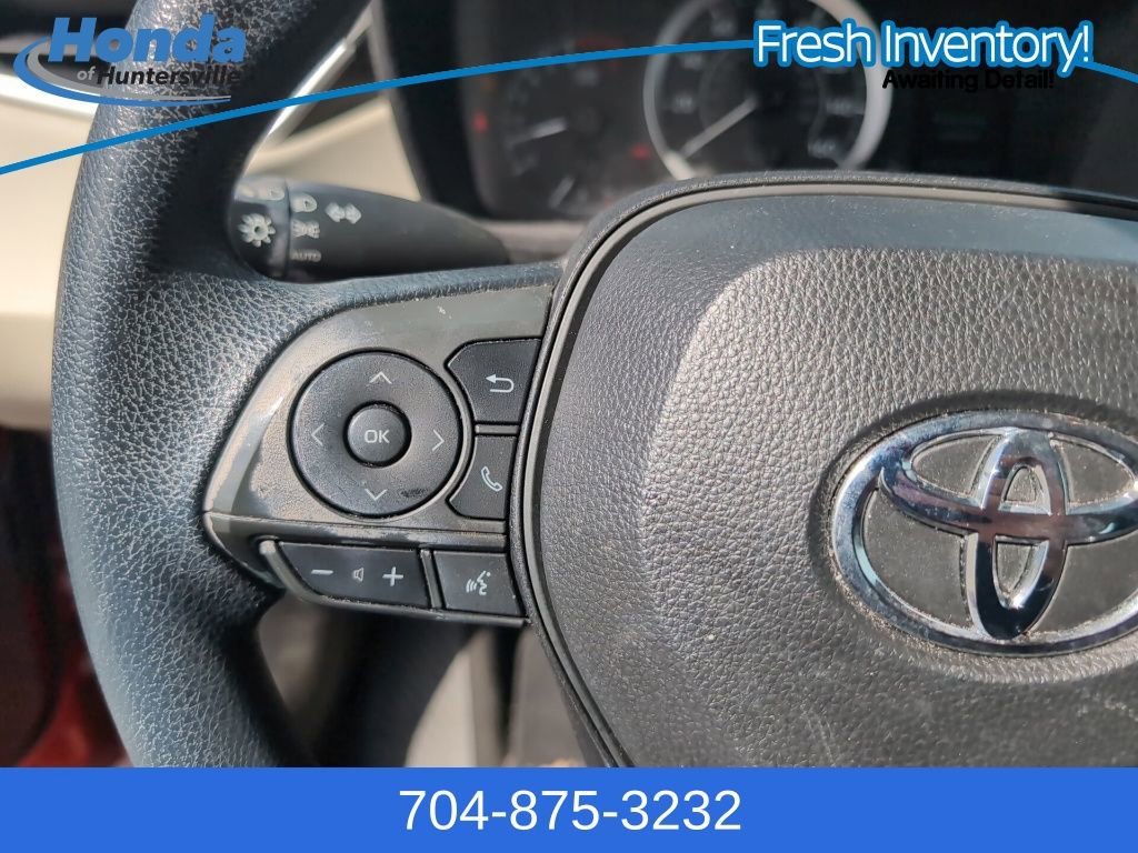 Used 2021 Toyota Corolla LE image 19