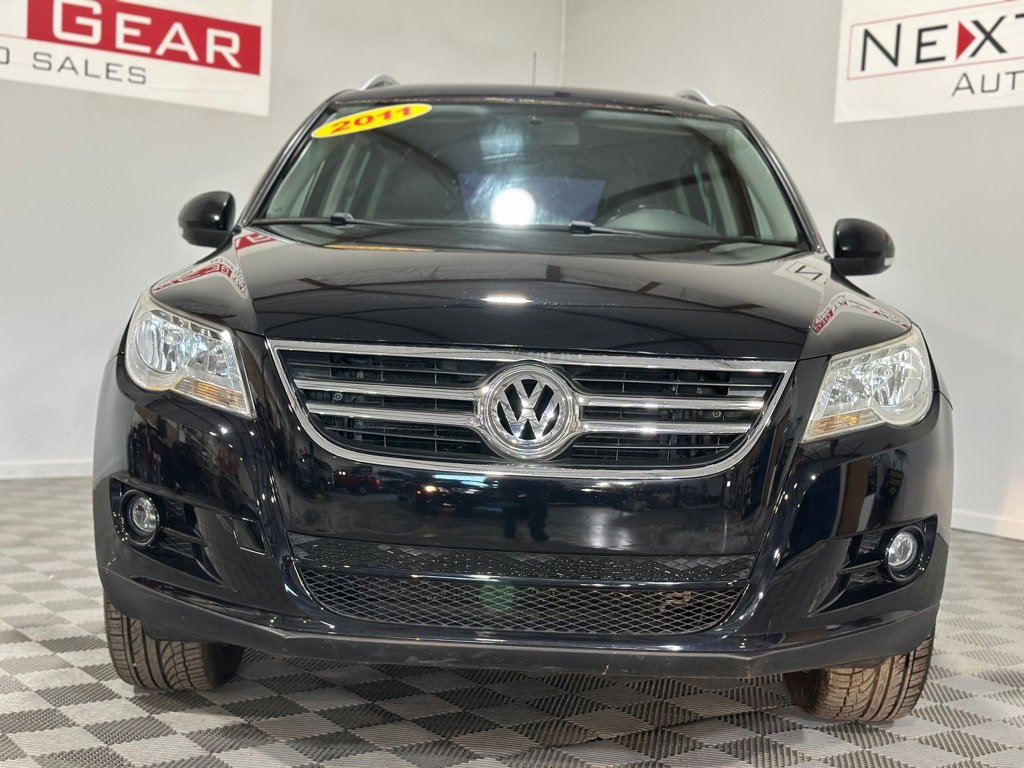 Used 2011 Volkswagen Tiguan S image 5