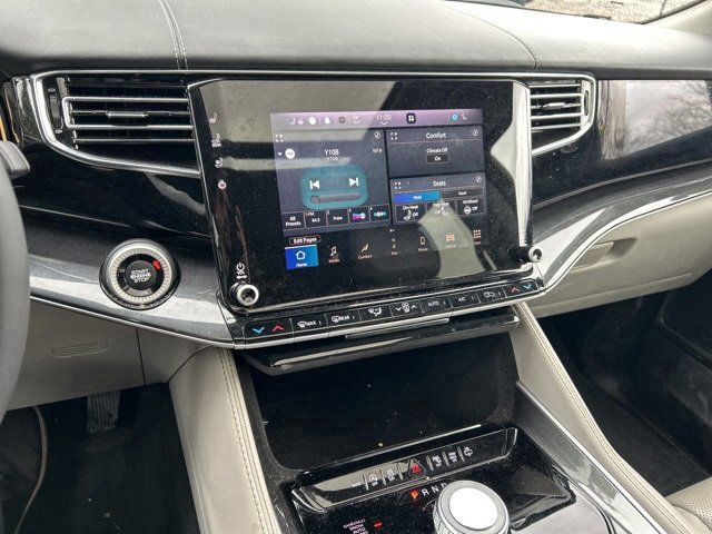 Used 2022 Jeep Wagoneer Series I w/ Premium Group I image 10