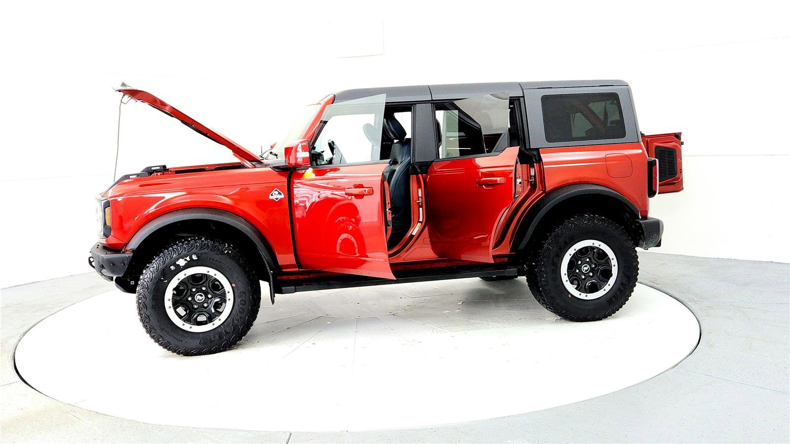 Used 2024 Ford Bronco Outer Banks w/ Sasquatch Package image 10