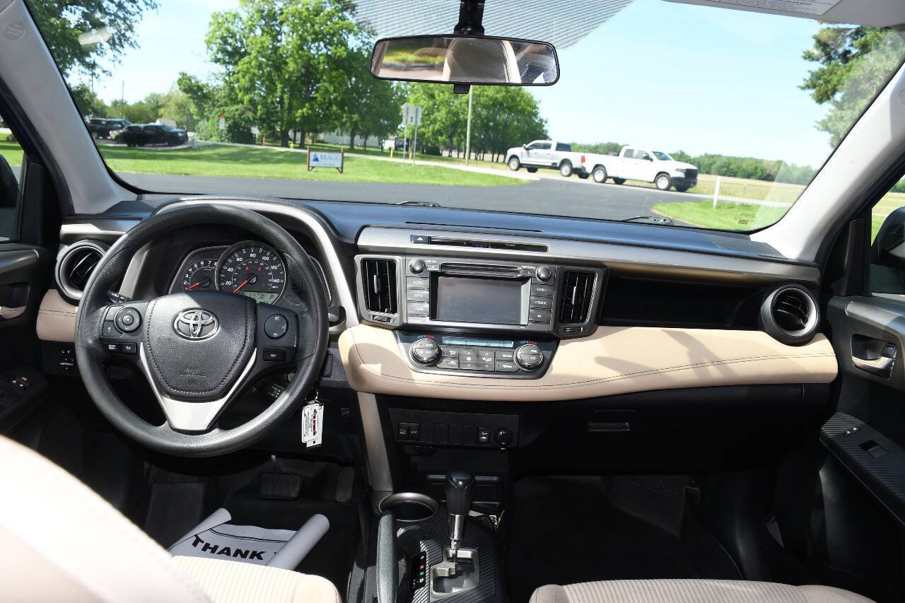 Used 2015 Toyota RAV4 XLE AWD/4WD image 25