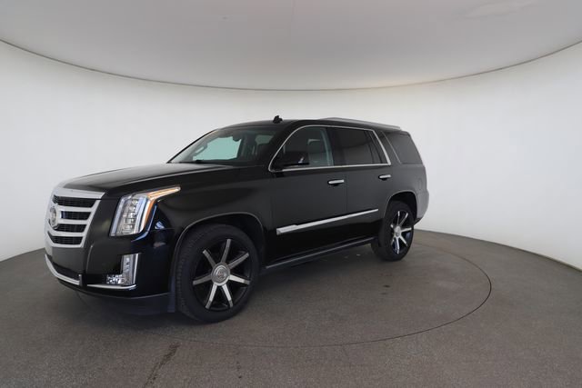 Used 2015 Cadillac Escalade Premium image 3