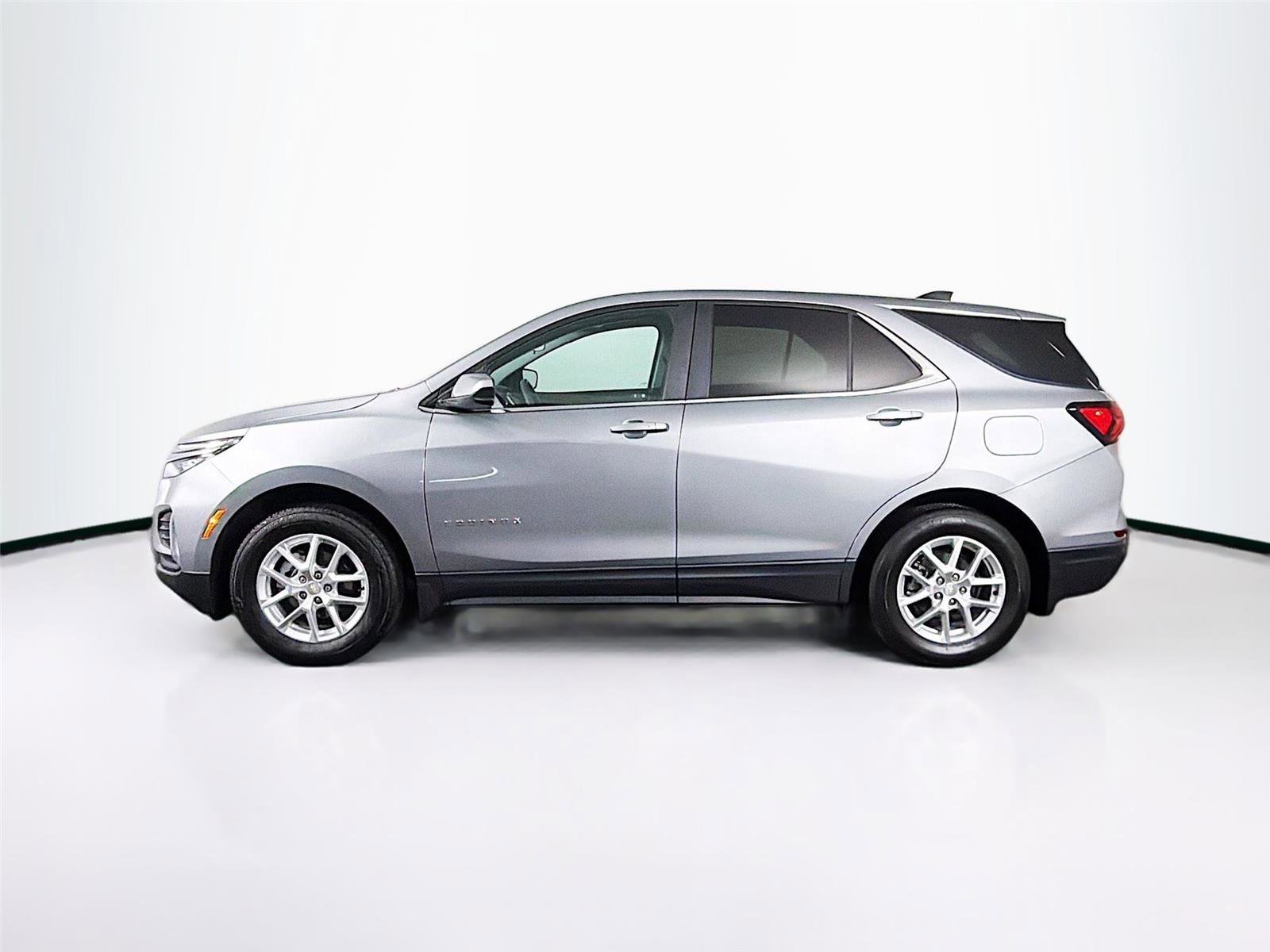 Used 2023 Chevrolet Equinox LT w/ LPO, Floor Liner Package AWD/4WD image 4