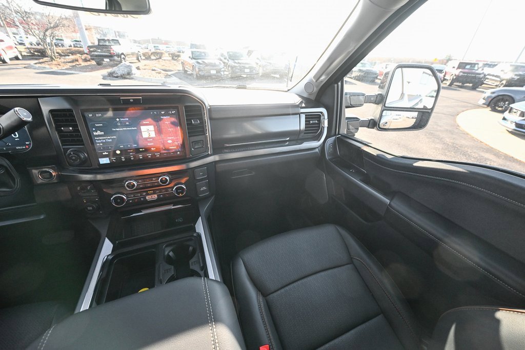 New 2025 Ford F350 Lariat w/ Lariat Ultimate Package image 28