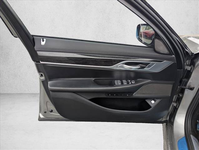 Used 2021 BMW 740i w/ Luxury Rear Seating Package RWD image 23