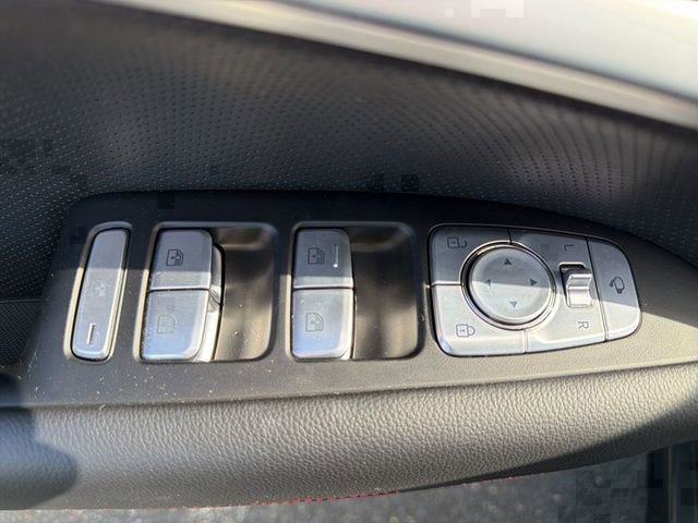 Used 2023 Genesis G70 2.0T w/ Sport Prestige Package image 17