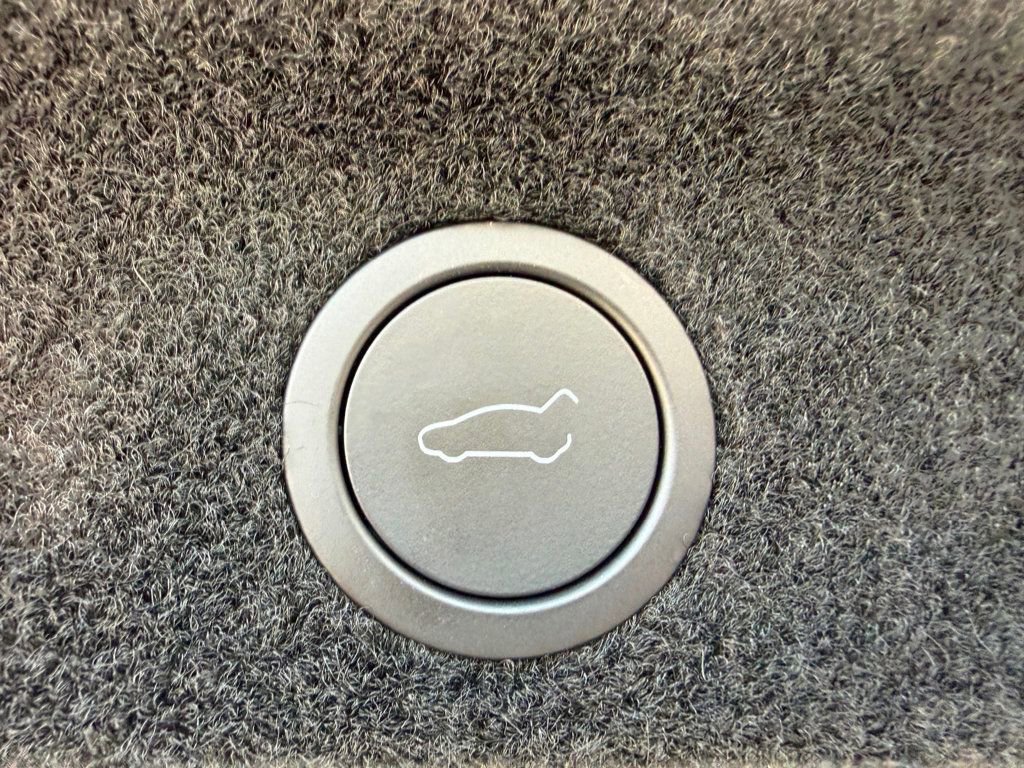 Used 2026 Tesla Model Y 2WD image 27