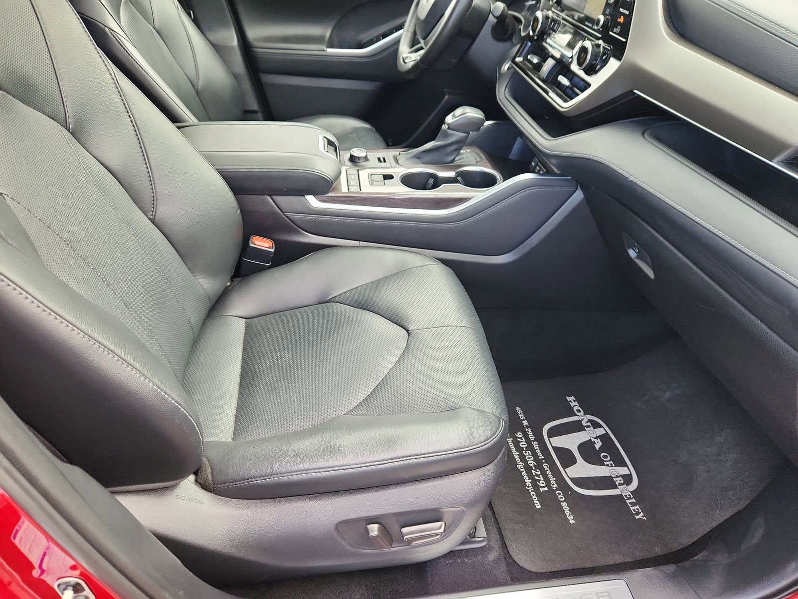 Used 2021 Toyota Highlander Limited image 16