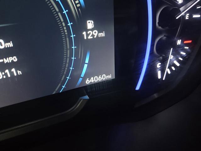Used 2020 Hyundai Santa Fe Limited image 6