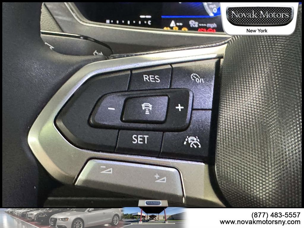 Used 2023 Volkswagen Tiguan SE image 16