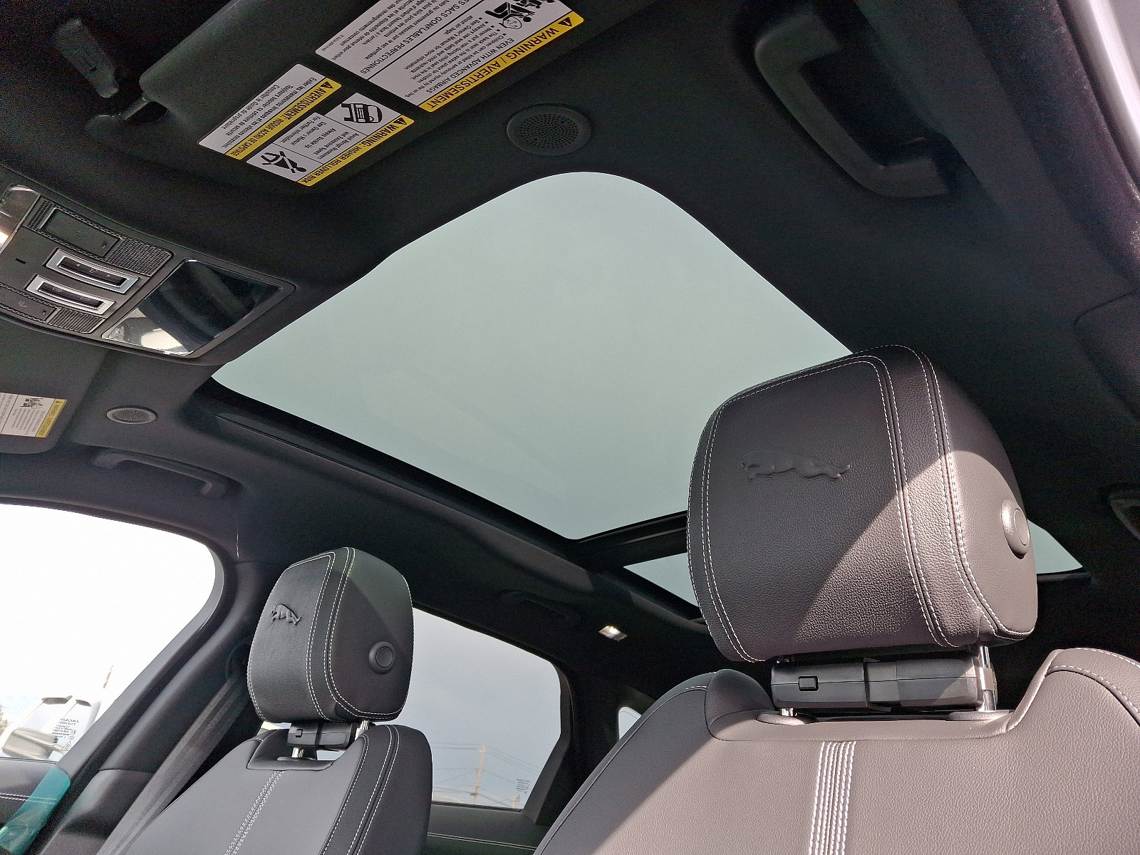 New 2025 Jaguar F-PACE R-Dynamic S image 12