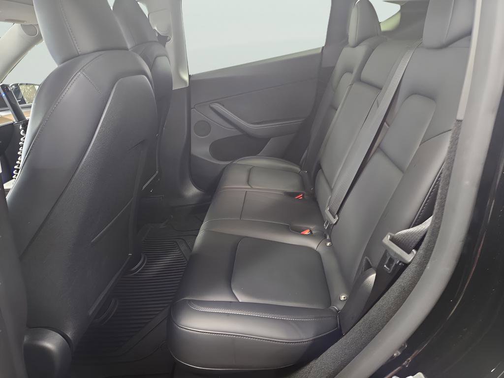 Used 2024 Tesla Model Y Performance image 9