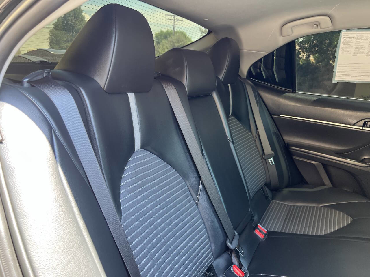 Used 2022 Toyota Camry SE image 21