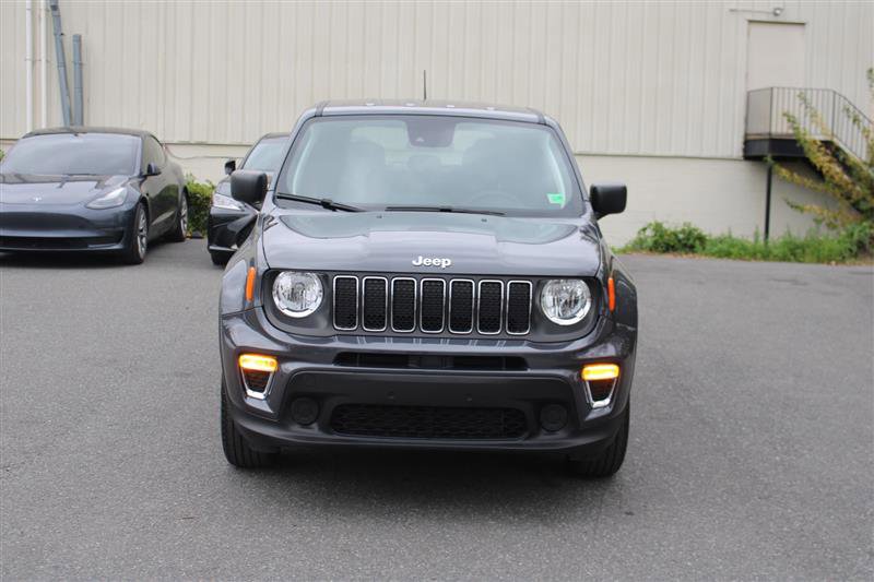 Used 2023 Jeep Renegade Latitude image 3