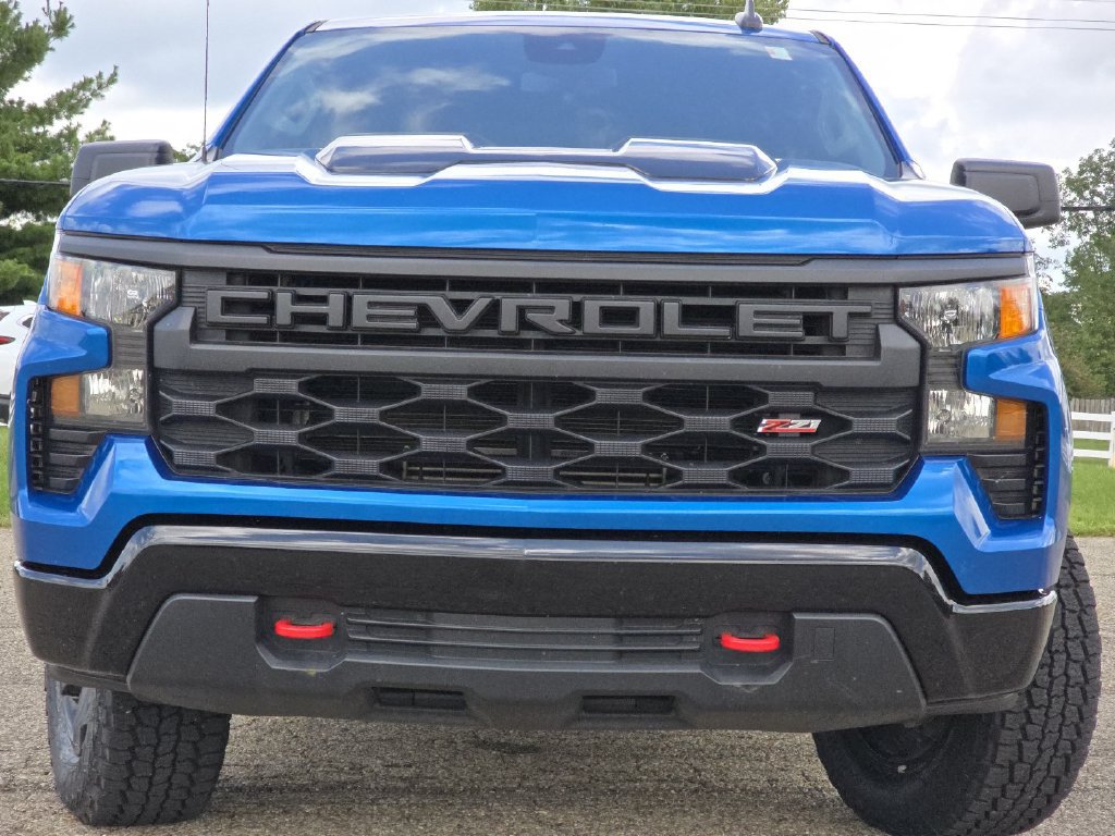 Used 2022 Chevrolet Silverado 1500 Custom Trail Boss w/ LPO, Dark Essentials Package AWD/4WD image 13
