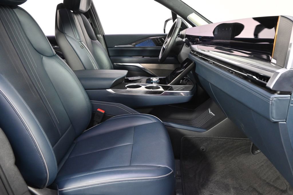New 2025 Cadillac Escalade IQ Luxury 2 AWD/4WD image 16