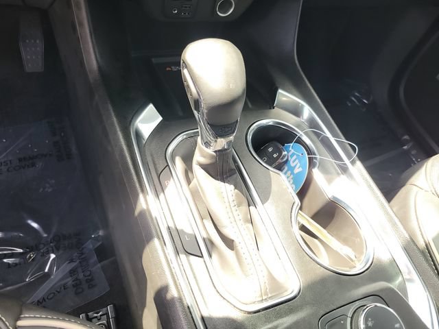 Used 2023 Chevrolet Traverse Premier FWD image 32