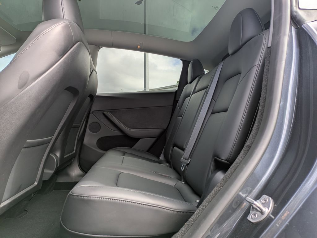 Used 2024 Tesla Model Y Long Range image 16