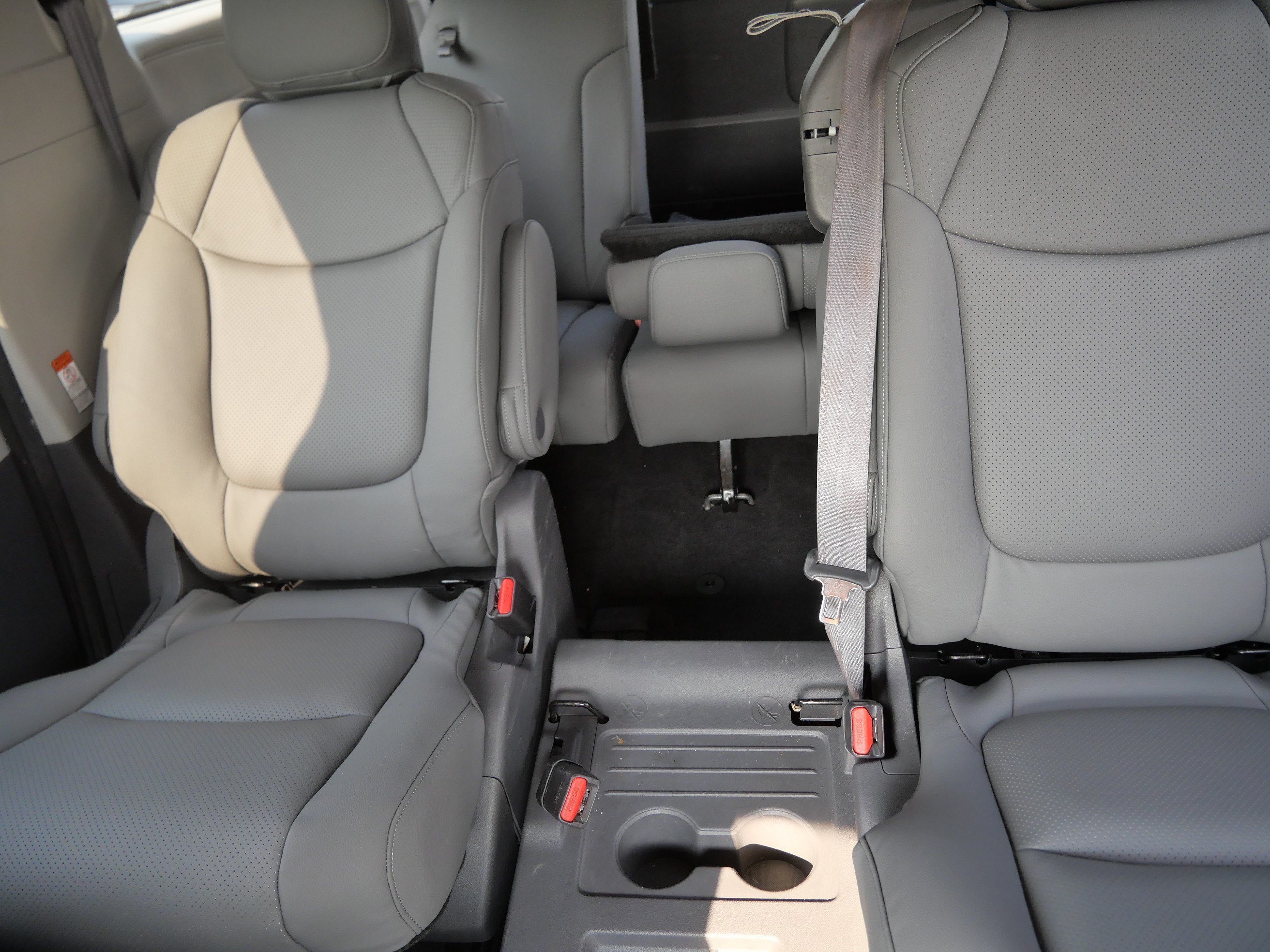 Certified 2021 Toyota Sienna LE AWD/4WD image 13