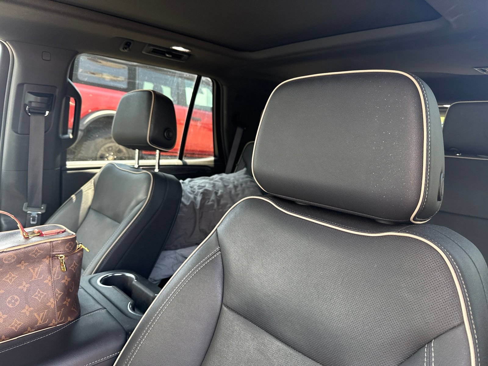 Used 2023 GMC Yukon SLT w/ SLT Luxury Package RWD image 22